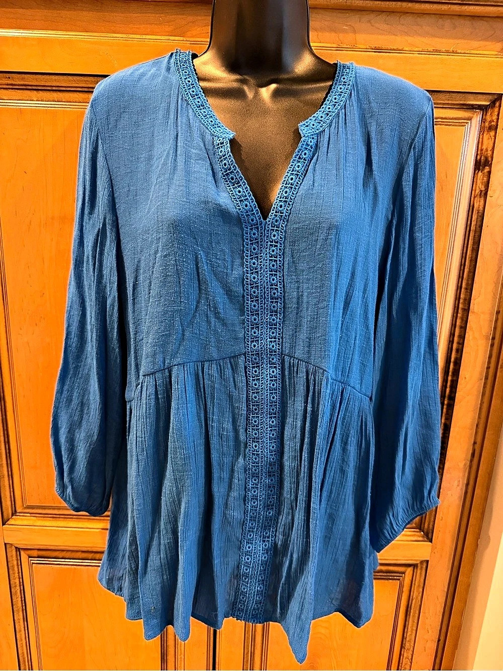 Counterparts Blue Embroidered Tunic Size Large Like New